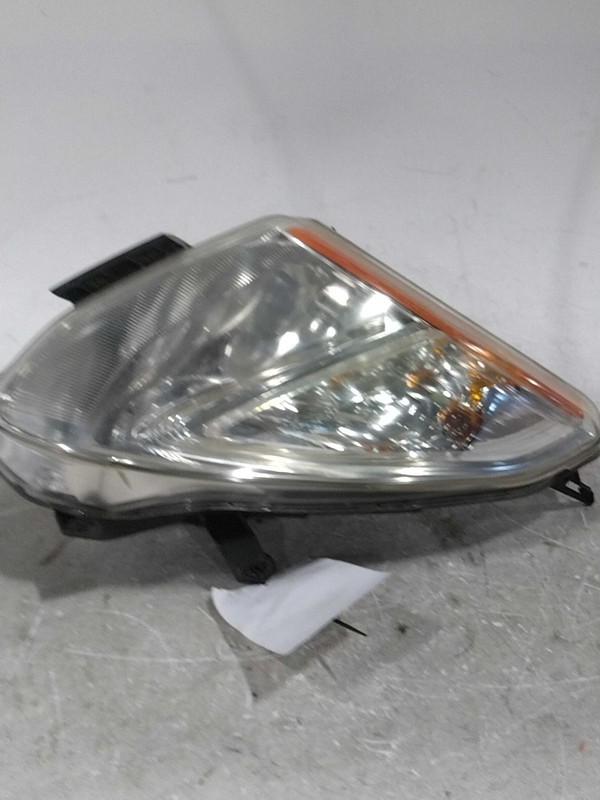 2012 Nissan Rogue Right Headlight Assembly Silver OEM 493161 129K Miles