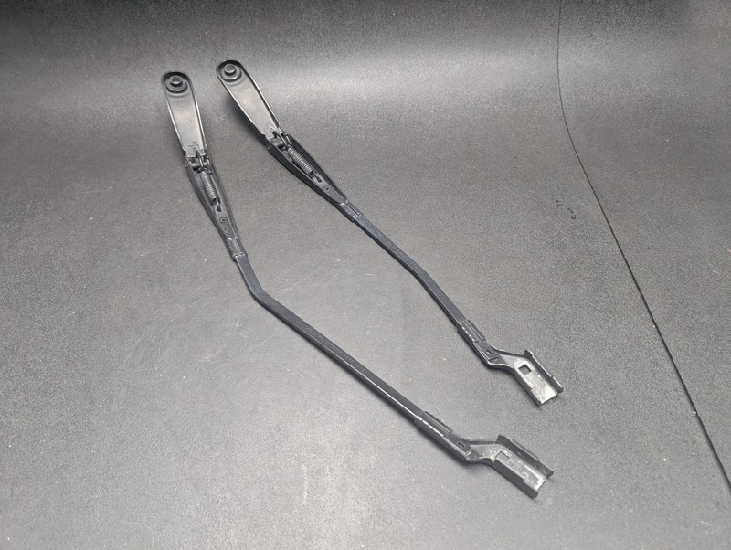 2PC Front Right & Left Wiper Arms Set 2015 Volvo S60 30753505 2014 2016 - 2018