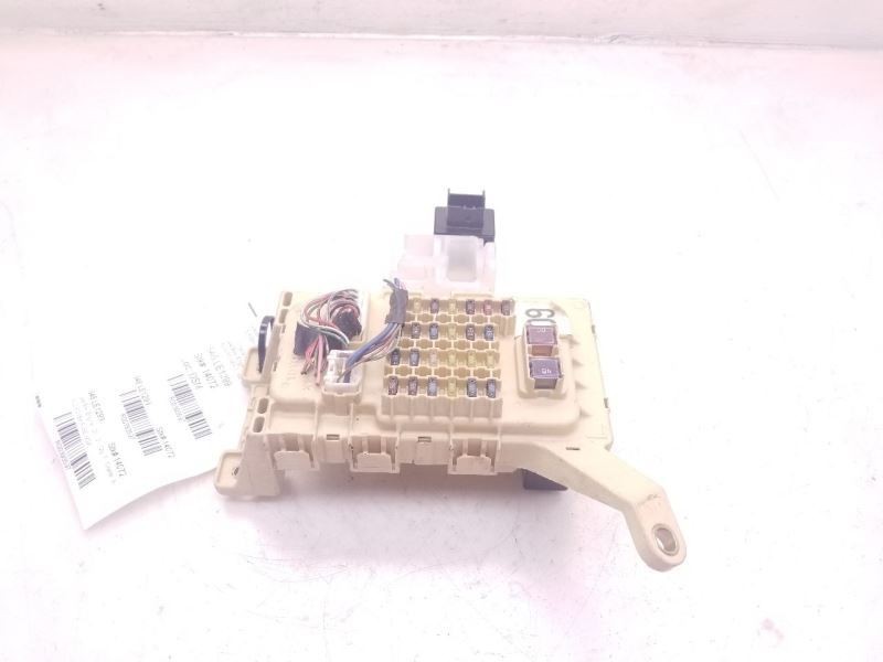 99 LEXUS RX300 UNDER DASH FUSE BOX