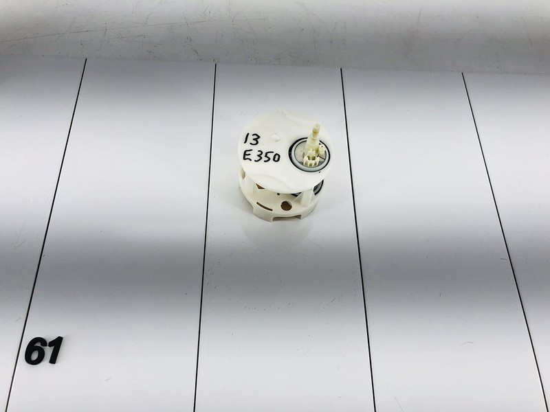 10-13 MERCEDES BENZ E350 3.5L V6 GASOLINE ENGINE RIGHT SIDE FUEL PUMP FILTER OEM