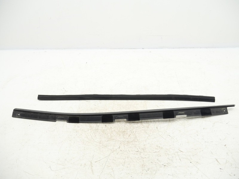 2014-2019 Chevrolet Corvette C7 Left Front Door Weather Strip Seal Set LH 234422