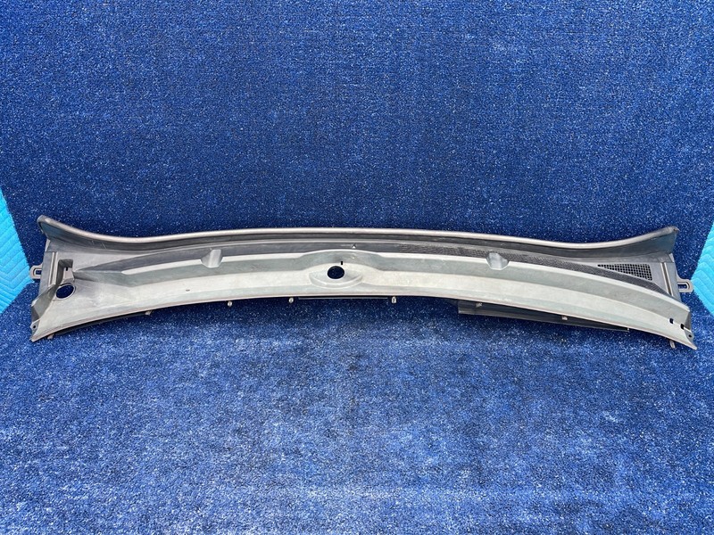 2007–2013 Toyota Tundra Windshield Cowl Panel With Mesh OEM 55708-0C060