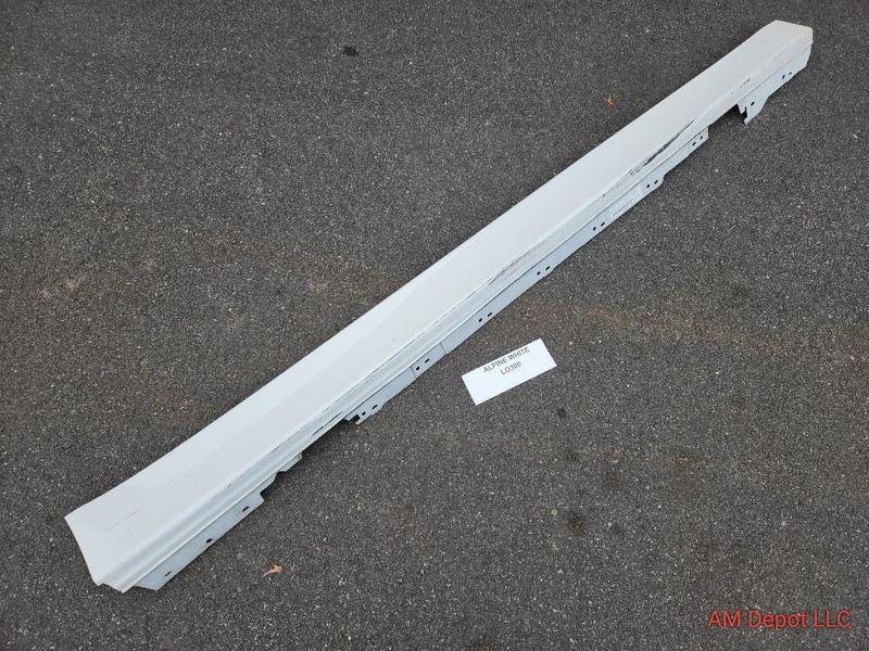 2014 BMW 320i 328i 335i F30 Passenger Right Skirt Rocker Panel Cover White
