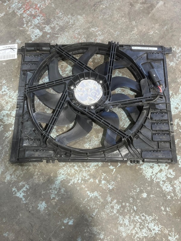 2019-2021 BMW 330I 2.0l Fan Assembly Complete With Harness Only 1000 Miles