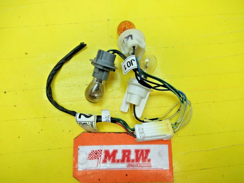 TAILLIGHT TAIL LIGHT BULB SOCKET BRAKE TURN SIGNAL REVERSE LBS for 00 01 TIBURON