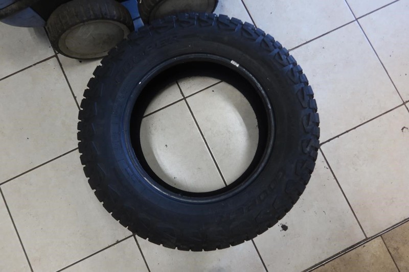 Cooper Discoverer Stronghold AT 265 / 65 R18 Single Tire Used
