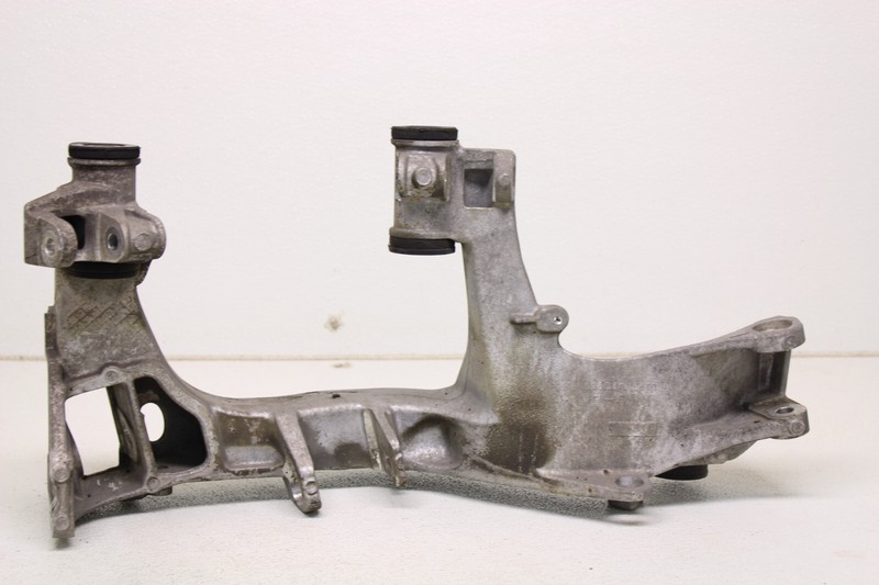 Porsche 911 Carrera Rear Right Suspension Subframe Bracket Genuine Oem 1999-2004