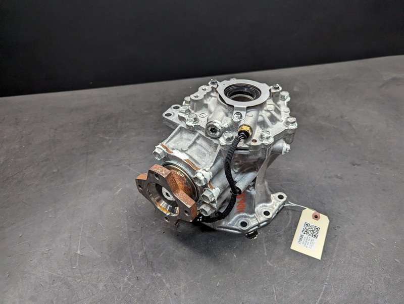 8K MILES, WOW!!! Transfer Case 2023 Infiniti QX60 33100-6SB0A 2022