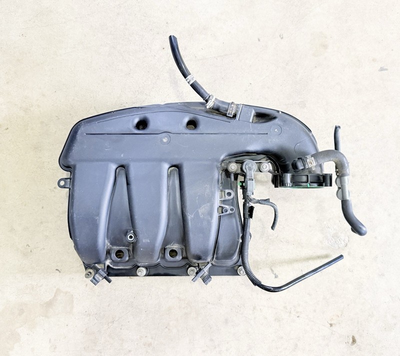 2013-2019 Ford Taurus 3.5L 3.7L Upper Top Intake Manifold AT4E-9424-DG OEM