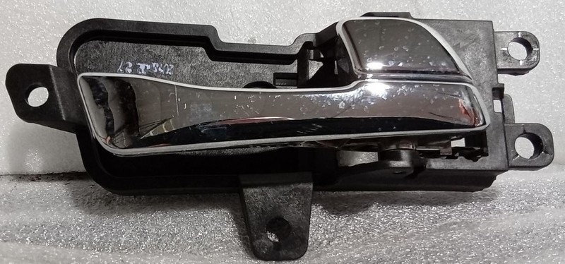 2011-2014 Hyundai Sonata RH Front Interior Door 50590 Handle Chrome 82740-3S000