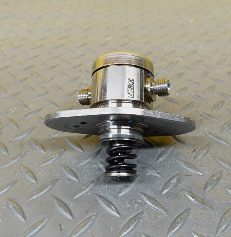 2023-2025 BMW 228i X1 X2 F74 U11 U10 High-pressure Fuel Pump OEM 13517934496