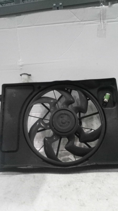 2021 Hyundai Elantra Engine Cooling Fan Motor OEM 73000 Miles White
