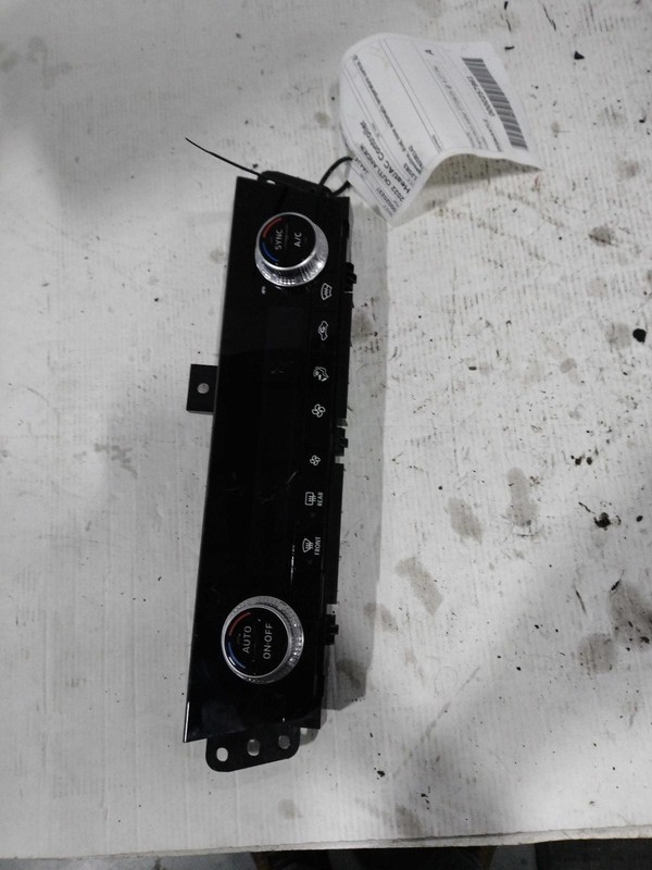 2022 Mitsubishi Outlander A/C Selector Switch OEM Black - Scratches, 61K Miles