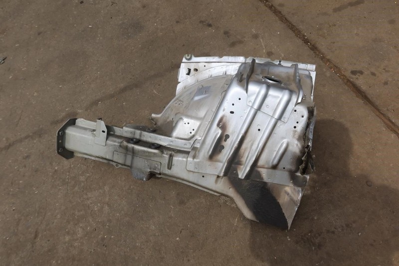 2015-2023 Dodge Challenger OEM Front Right RH Passenger Apron Rail Cut