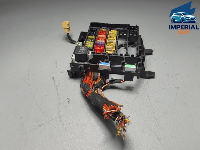 17-25 AUDI Q7 REAR DRIVER SIDE ENGINE BAY FUSE RELAY JUNCTION BOX BLOCK UNIT OEM