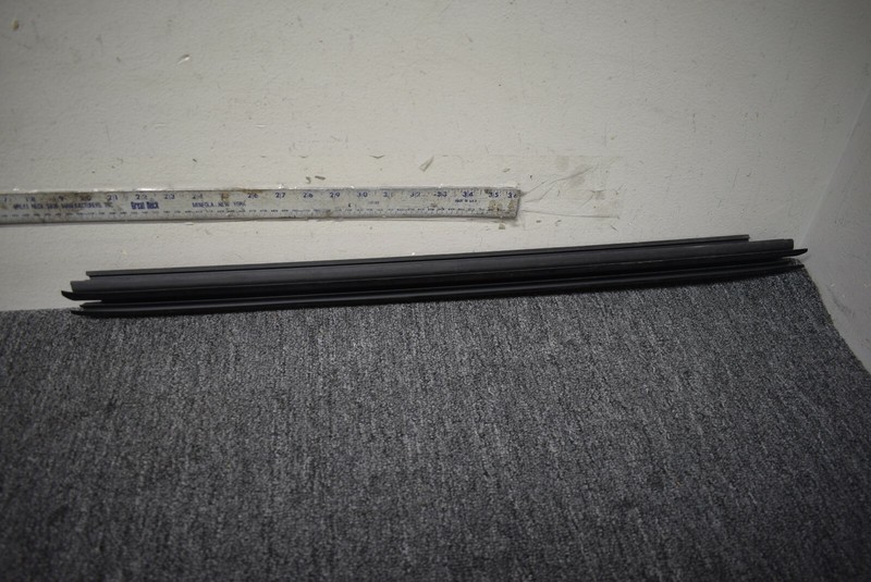 2015 BMW 7 SERIES RIGHT SIDE WINDOW STRIP FACTORY OEM