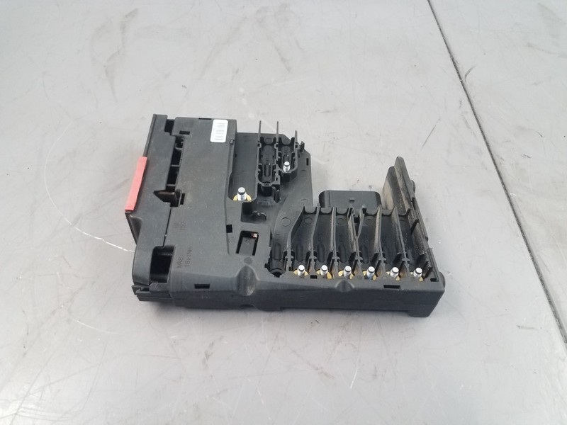 2011 Mercedes Benz AMG E 63 Relay Fuse Box #7920 B3