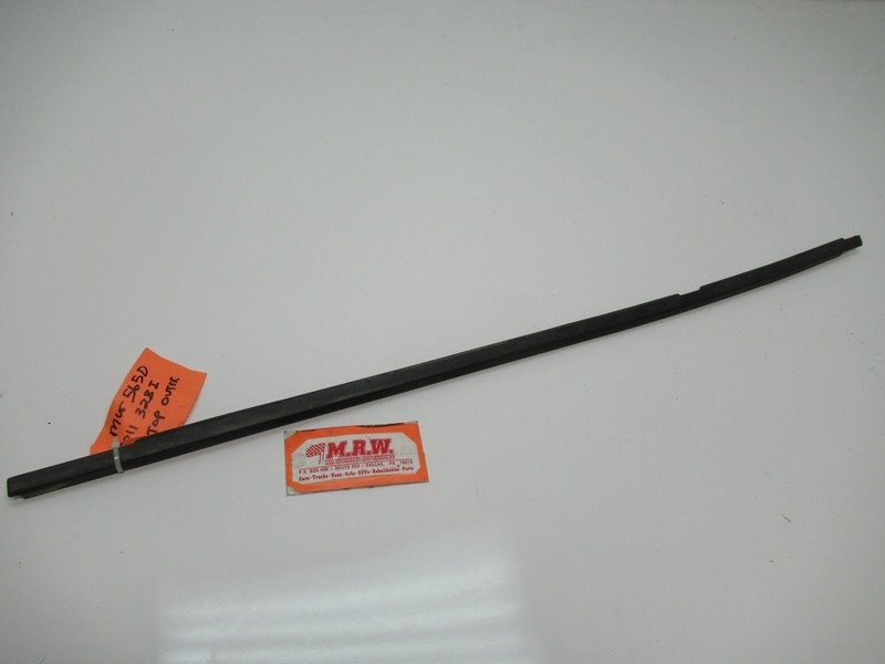 BMW LEFT REAR DOOR GLASS WINDOW PANEL TOP OUTER EDGE RUBBER SEAL BELT MOLDING LR