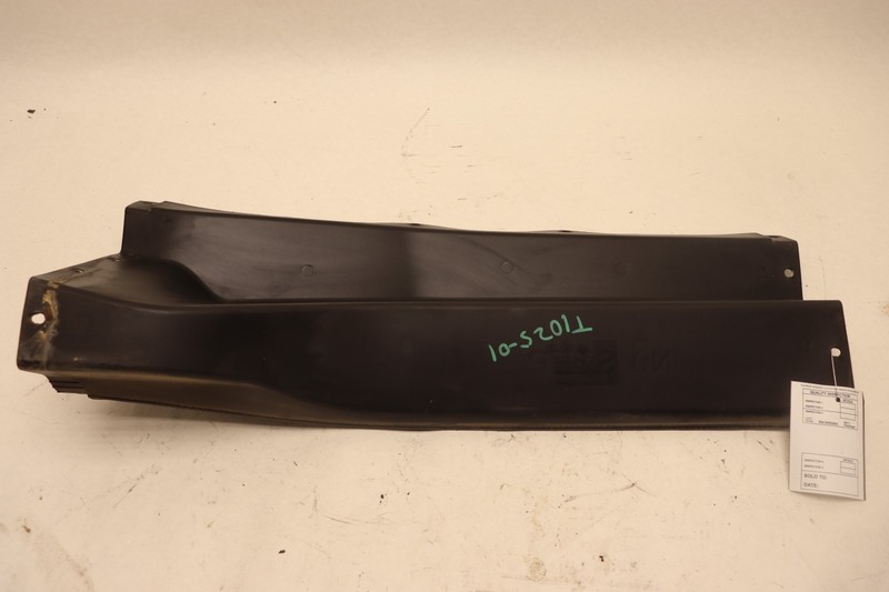 2008-2017 FREIGHTLINER CASCADIA 125 FRONT CENTER WIPER COWL RAINTRAY COVER OEM