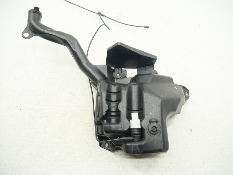 2014-2019 Chevrolet Corvette C7 Windshield Washer Bottle Reservoir 23259750