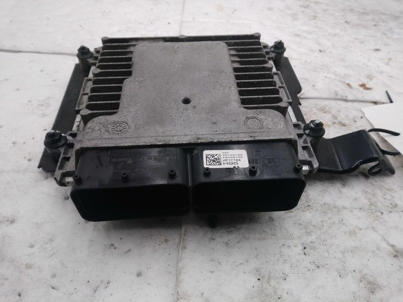 2017 Hyundai Elantra Engine Control Module ECM 2.0L OEM 391712EFE0