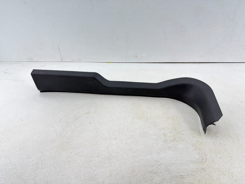 2016-2025 CHEVROLET MALIBU FRONT RIGHT PASSENGER DOOR SILL SCUFF PANEL PLATE OEM