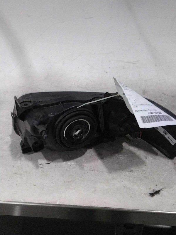 2006 Nissan Sentra Right Headlight Assembly White OEM 602695 Used 216K Miles