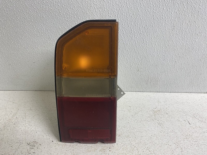 1994-1998 Suzuki Sidekick Left Driver Tail Light Lamp Taillight Taillamp Oem