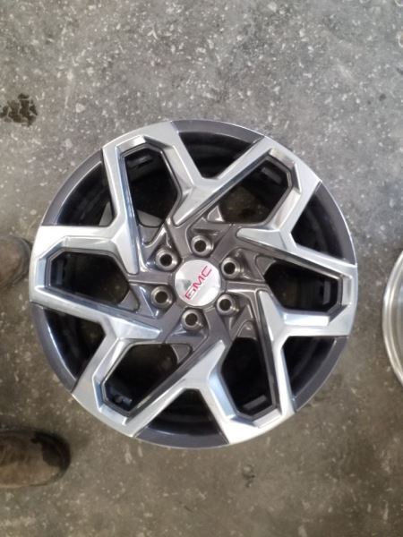 2022-2024 GMC SIERRA 1500 Wheel Rim 20x9 Aluminum Grey Polished 6 Y Spoke