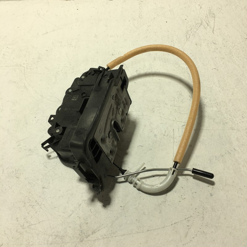 2018-23 BMW 530E G30 FRONT RIGHT PASSENGER DOOR LOCK LATCH ACTUATOR W/Cables OEM