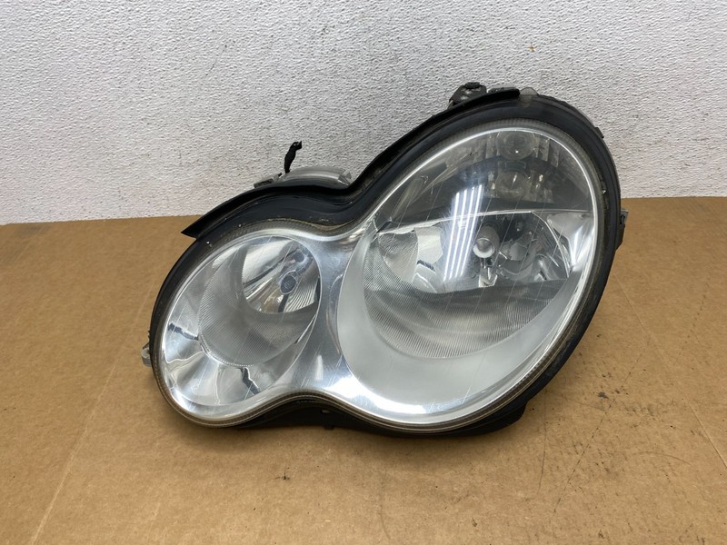 2005 to 2007 Mercedes-Benz C-Class Left Driver LH Side Headlight OEM AE2990 DW