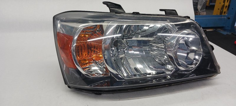 04-'06 TOYOTA HIGHLANDER Right passenger headlight Headlamp OEM Grade B