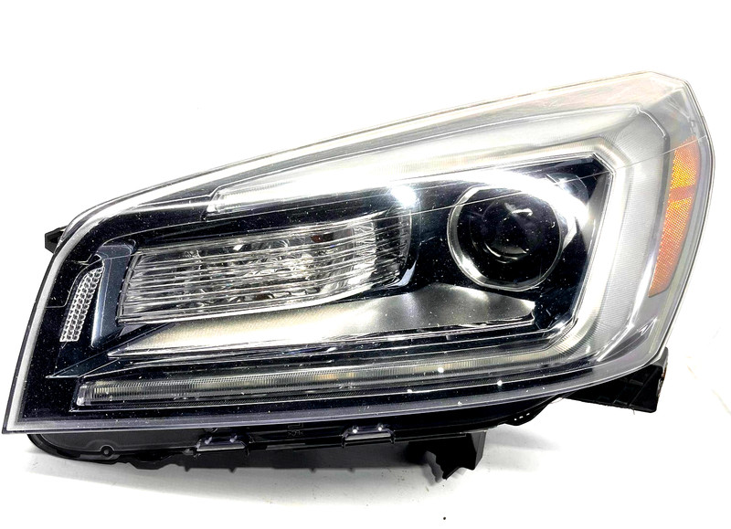 2013-2017 GMC Acadia Front Driver Side LH Headlight OEM Scratches