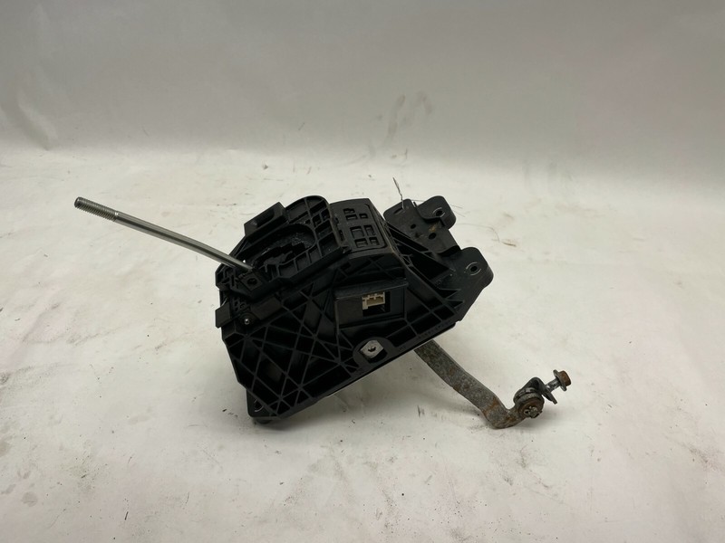 2015 LEXUS RC 350 AUTO TRANSMISSION FLOOR GEAR SELECTOR SHIFTER OEM
