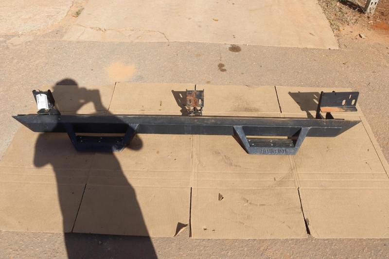 2011-2012 DODGE RAM 2500 RIGHT PASSENGER RUNNING BOARD STEP AFTERMARKET MAGNUM