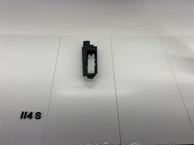 16-20 CHEVY IMPALA CENTER CONSOLE AUTOMATIC TRANSMISSION SHIFTER INDICATOR OEM