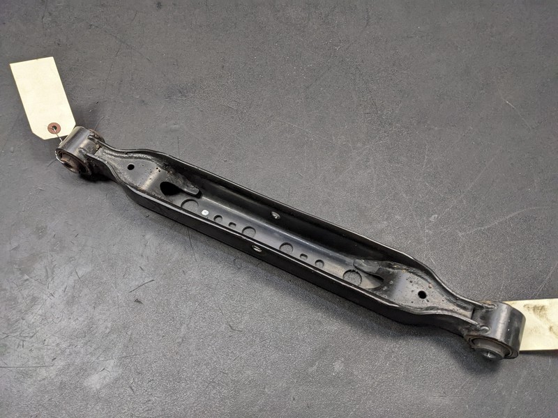 Rear Left Lower Control Arm 2019 Nissan Rogue Sport 55111-JG01E 2017 2018 - 2022