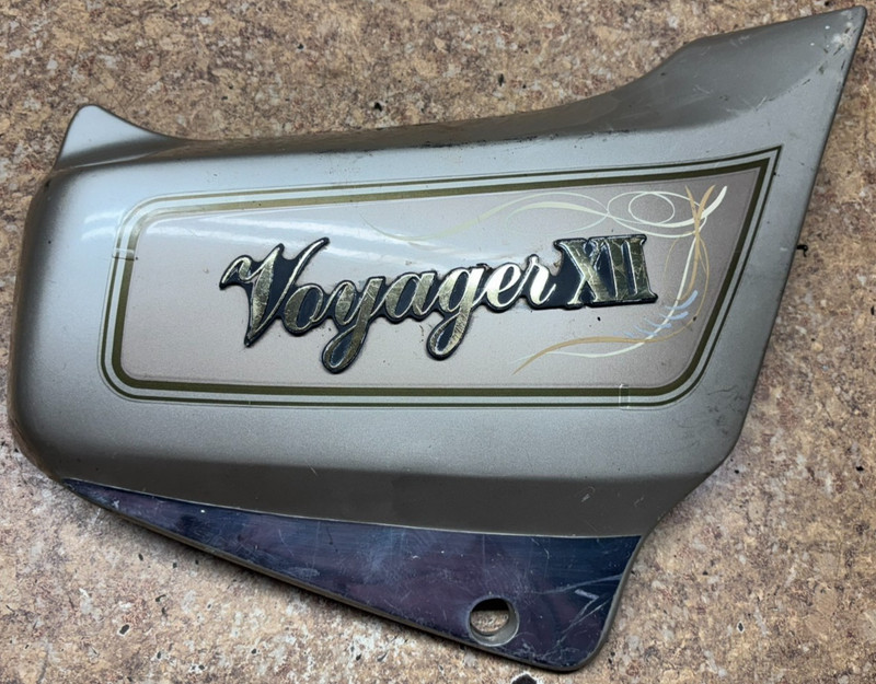 87 Kawasaki Voyager ZG1200 XII Right Side Cover Panel ZG 1200 1987 Cowling D2