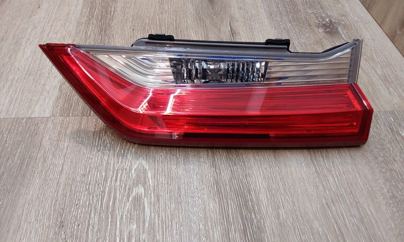2017-2019 HONDA CR-VRH TAIL LAMP ASSY OEM