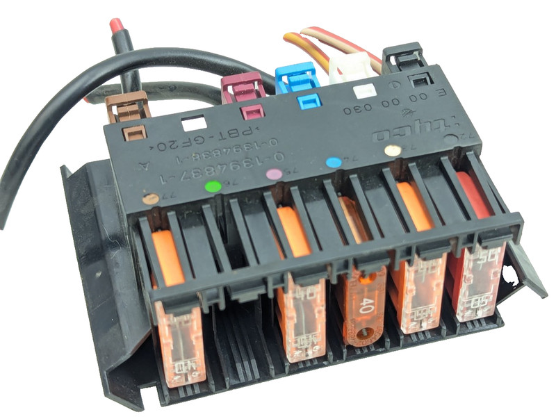2006-2010 Mercedes-Benz CLS550 W219 Junction Fuse Box Unit 0-1394837-1 OEM