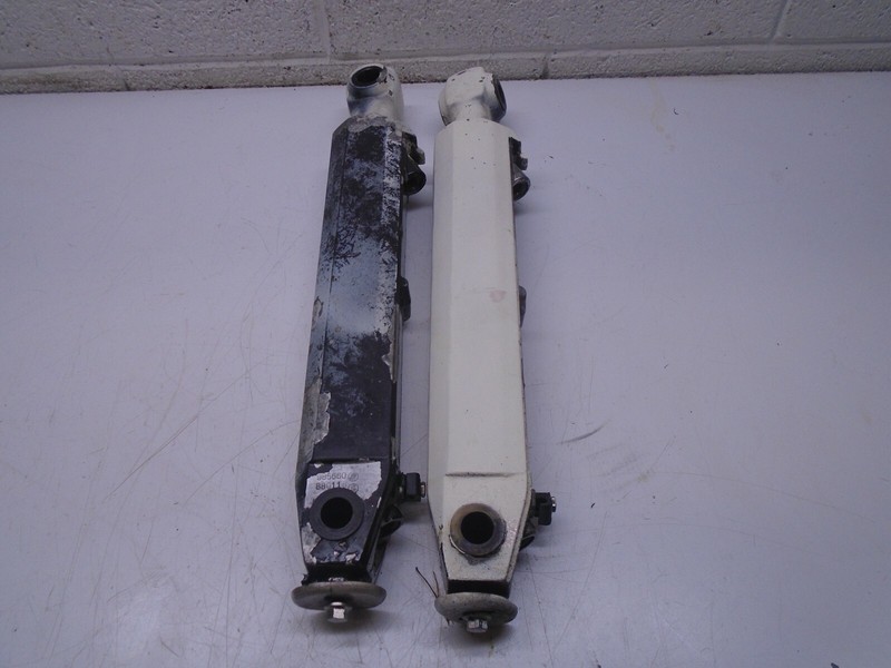 Y5 985660C OMC Cobra Stern Drive Trim Tilt Cylinder Hydraulic Piston Ram Set (2)