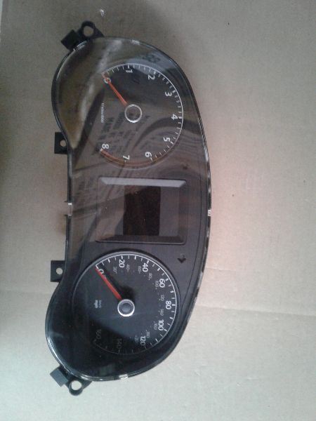 11-12 JETTA Speedometer Cluster Sedan MPH