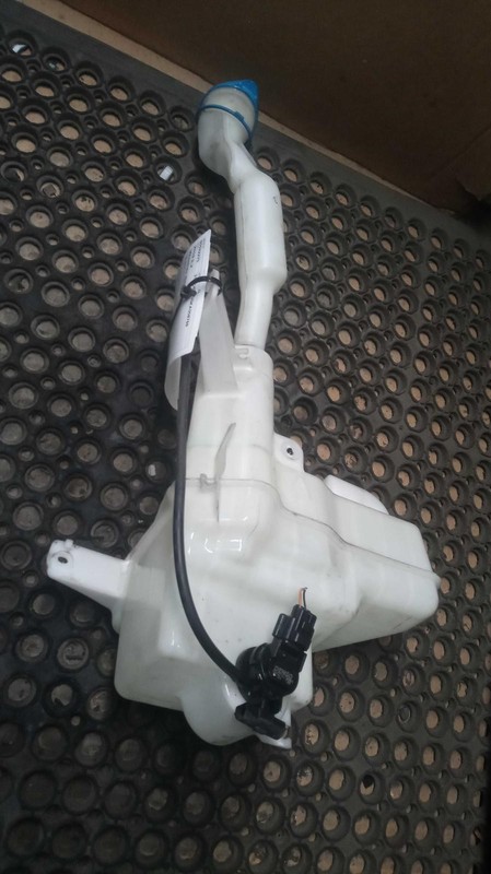 Used Washer Fluid Reservoir fits: 2019 Acura IlxGrade B