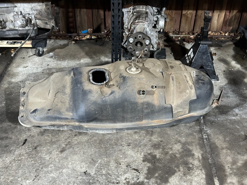 2001 TOYOTA TACOMA 3.4L 4X4 M/T GAS FUEL TANK