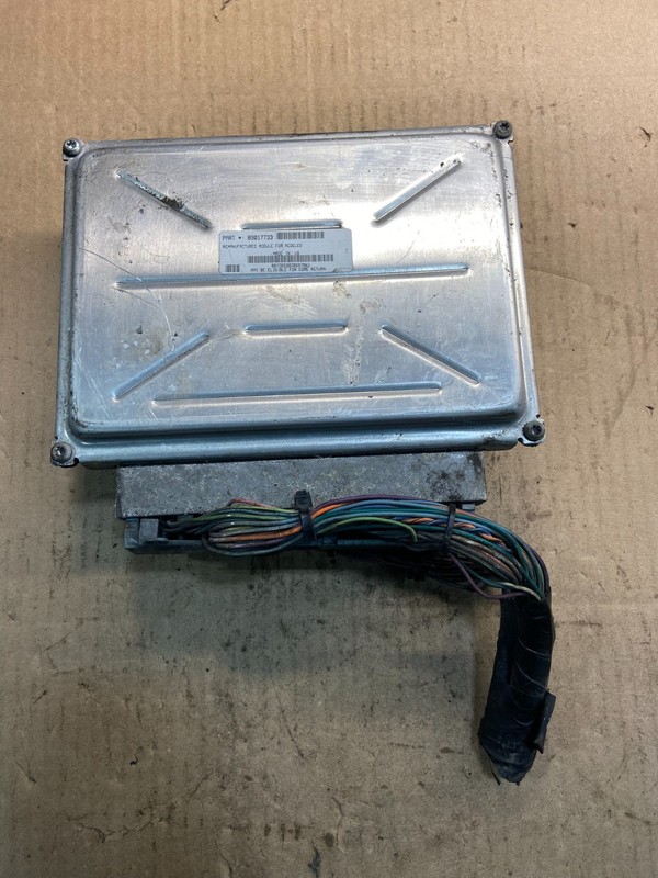 2003 Chevrolet Silverado Engine Control Unit Module ECM ECU Z4957 DG