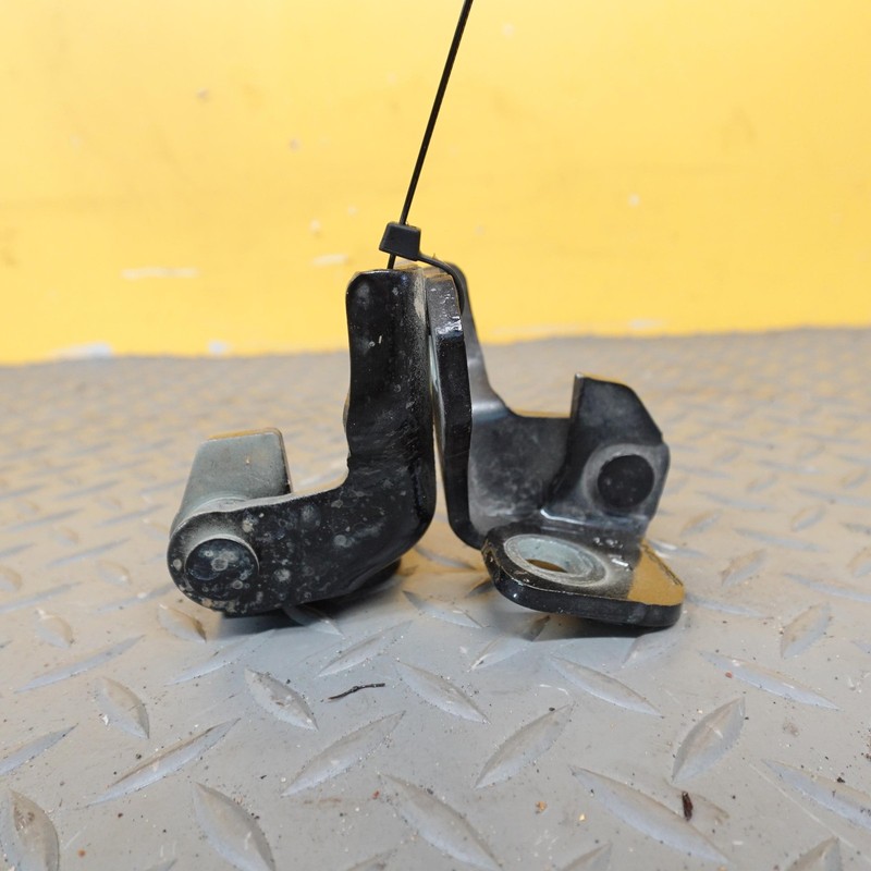 2023-2025 DODGE HORNET FRONT RIGHT PASSENGER SIDE DOOR UPPER & LOWER HINGE OEM