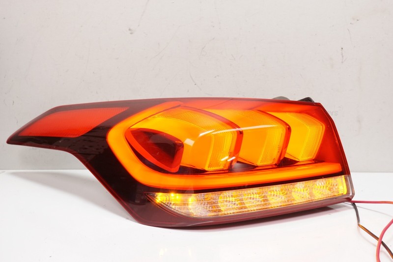 HYUNDAI GENESIS Left LH Outer Tail Light Tail Lamp OEM 2015 - 2017