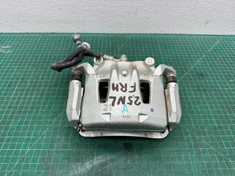 18-25 NISSAN LEAF - FRONT RIGHT PASSENGER SIDE BRAKE CALIPER OEM