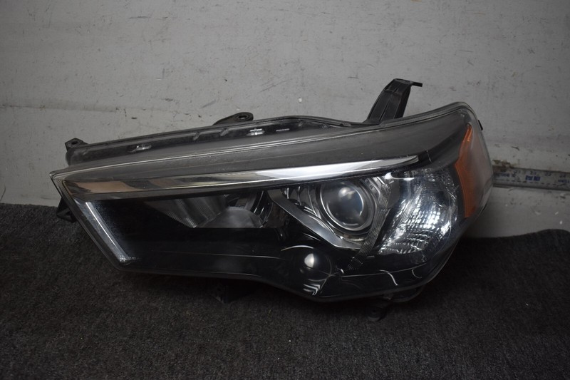 2014 2015 2016 2017 Toyota 4Runner OEM Left Headlight Driver oem