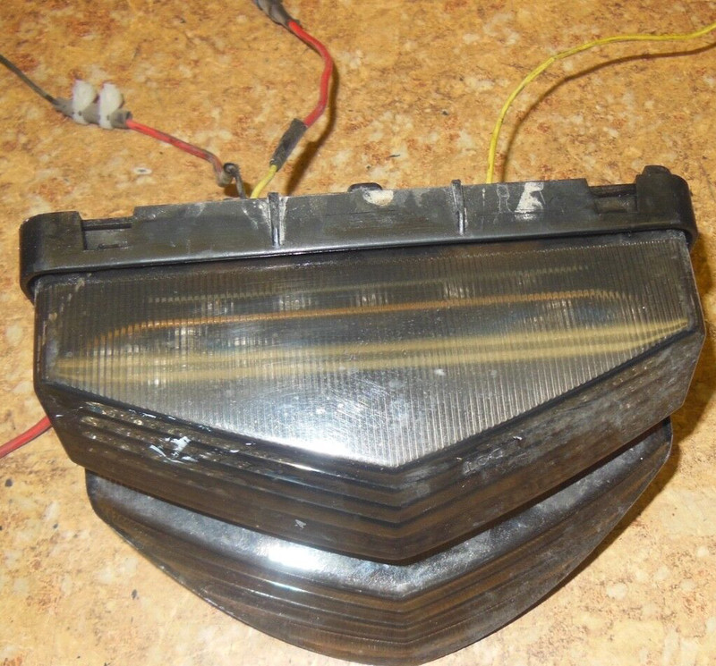 2002 Honda CBR600F4 CBR 600 F4 CBR600 Rear Back Taillight Brake Light Tail 2001